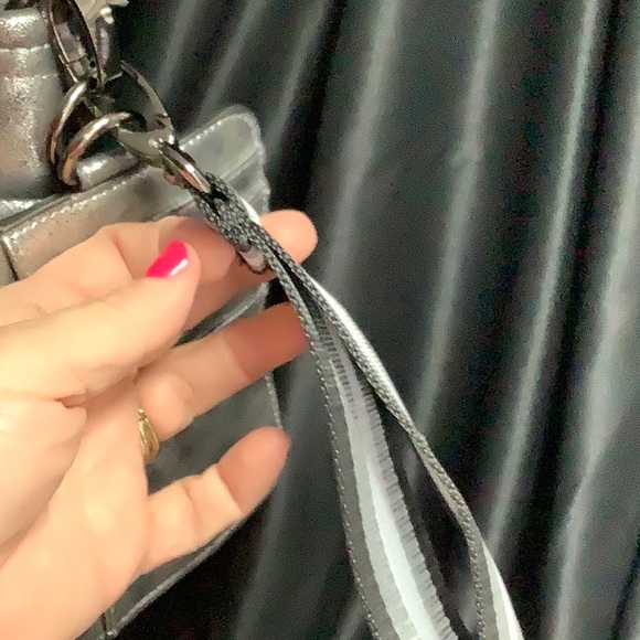 Think Royln Multi Piece Quilted Crossbody with detachable guitar strap - Picture 4 of 7